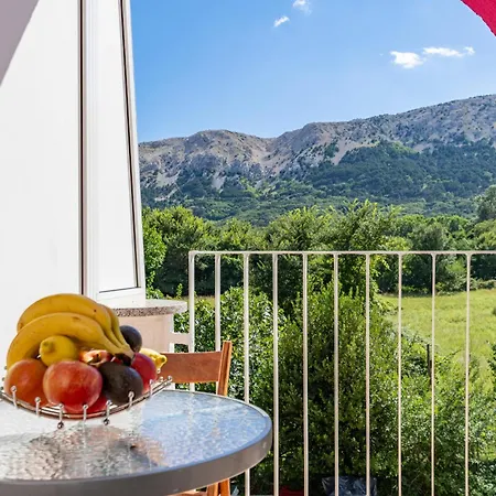 Apartment With Balcony And Mountain View Oleandra 5 Baska (Krk)
