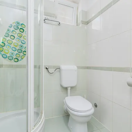 With Balcony And Mountain View Oleandra 5 Apartment Baska (Krk)