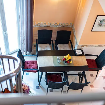 With Balcony And Mountain View Oleandra 5 *