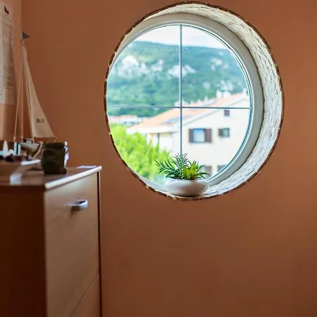 Lägenhet With Balcony And Mountain View Oleandra 5 Baška