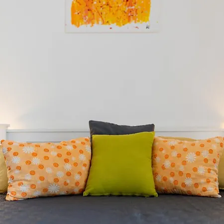 With Balcony And Mountain View Oleandra 5 * バスカ