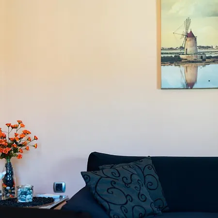 Appartamento With Balcony And Mountain View Oleandra 5 *