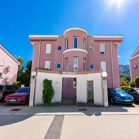 アパート With Balcony And Mountain View Oleandra 5 バスカ