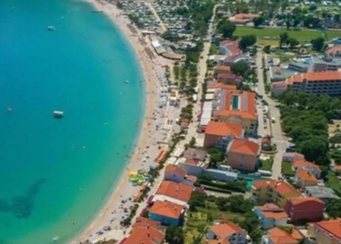 With Balcony And Mountain View Oleandra 5 Baška