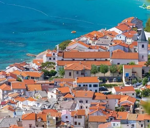 With Balcony And Mountain View Oleandra 5 Baška