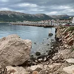 Apartment With Balcony And Mountain View Oleandra 5 Baska (Krk)
