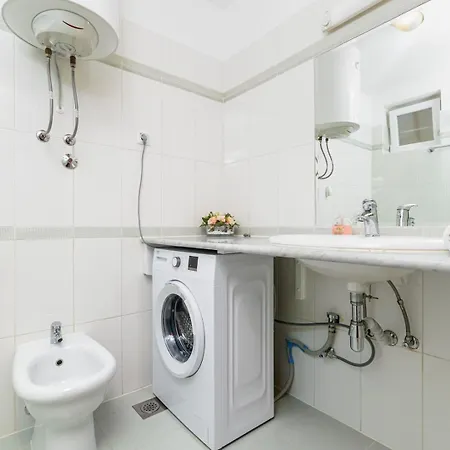 With Balcony And Mountain View Oleandra 5 Lägenhet Baška