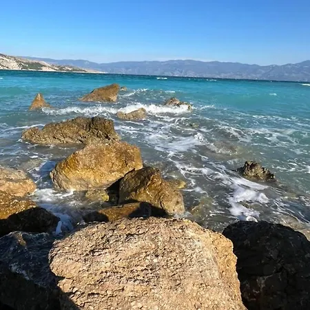 With Balcony And Mountain View Oleandra 5 * Baška