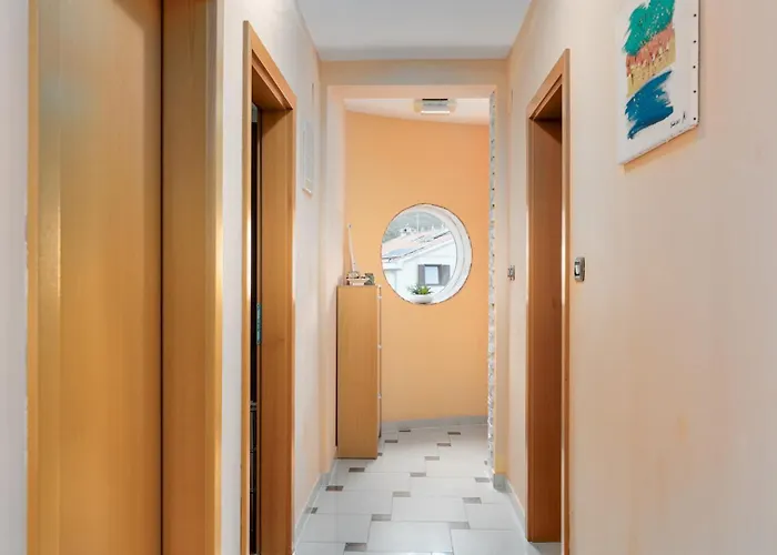 With Balcony And Mountain View Oleandra 5 Lägenhet Baška