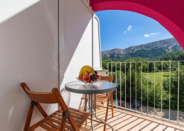 Διαμέρισμα With Balcony And Mountain View Oleandra 5 Baška