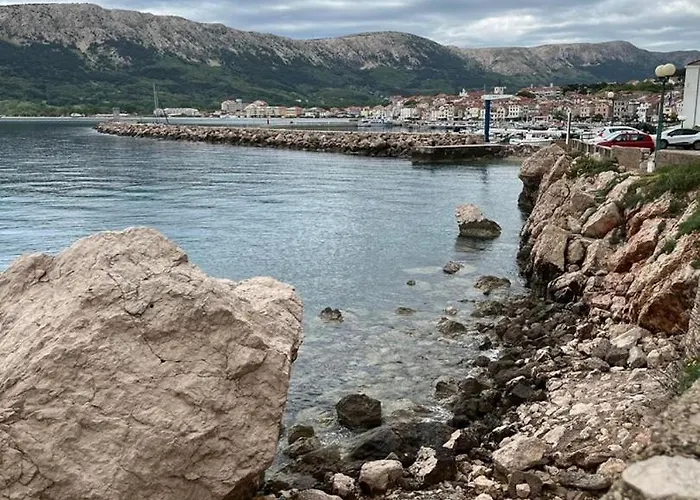 Διαμέρισμα With Balcony And Mountain View Oleandra 5 Baška